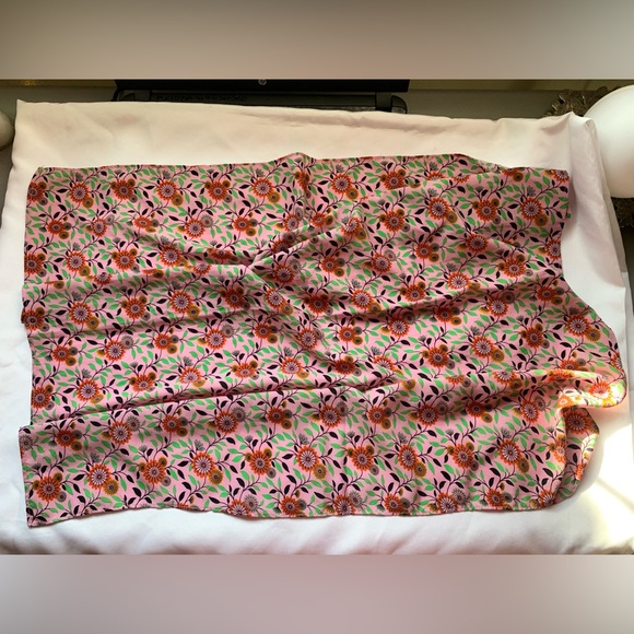 Bettie Page scarf - Picture 4 of 4